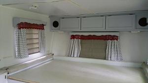 Click image for larger version

Name:	new window treatments - front bed left.jpg
Views:	134
Size:	102.2 KB
ID:	15290