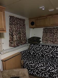 Click image for larger version

Name:	New camper curtain pic 3.jpg
Views:	189
Size:	72.6 KB
ID:	14513