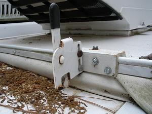 Click image for larger version

Name:	3326 Roof Latch 2.JPG
Views:	134
Size:	162.4 KB
ID:	5912